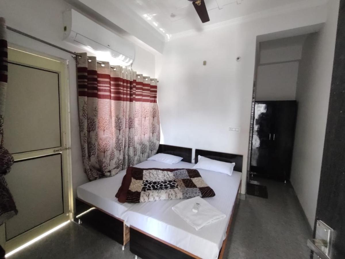 רישיקש Hotel Aman מראה חיצוני תמונה