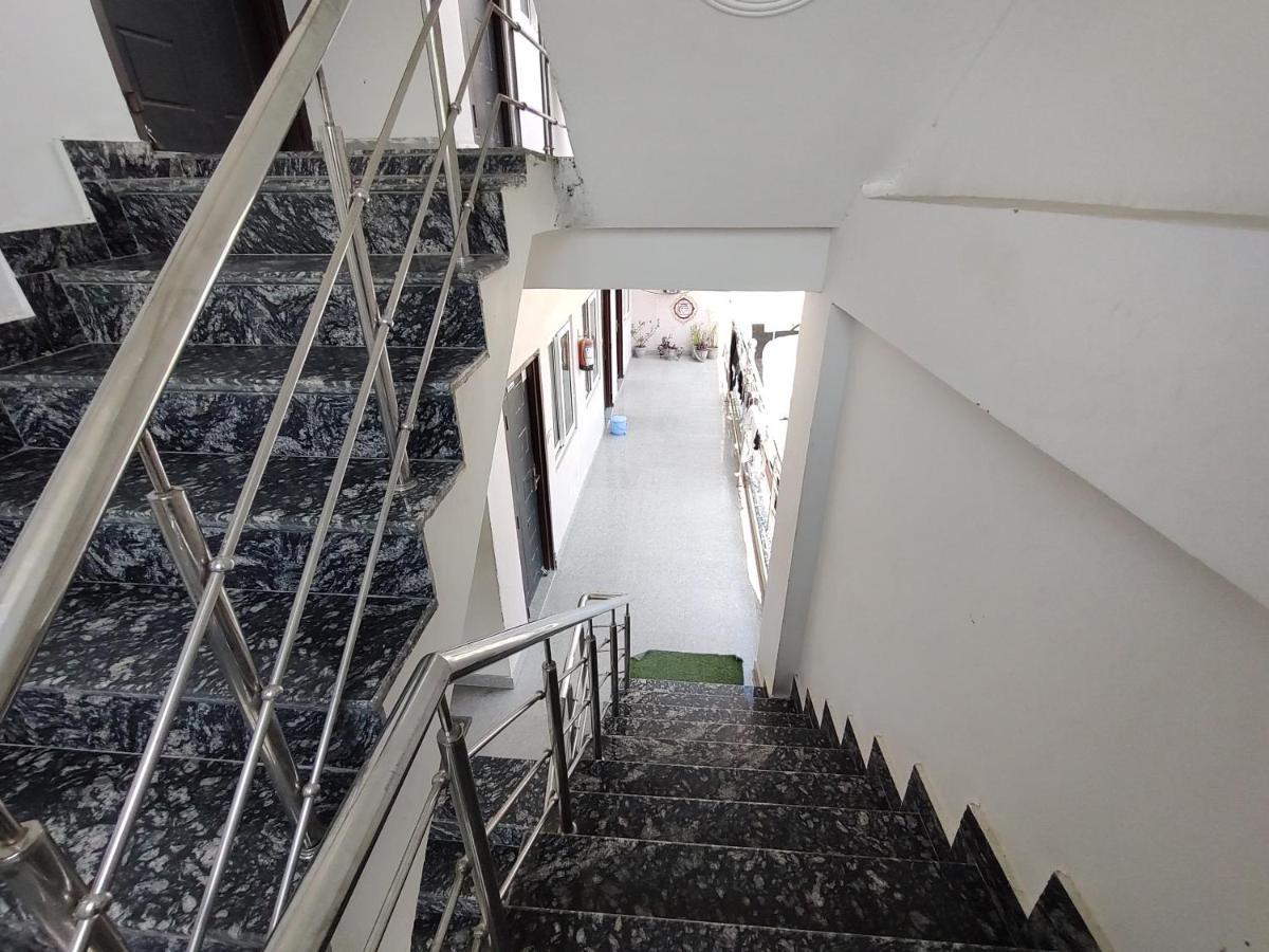 רישיקש Hotel Aman מראה חיצוני תמונה