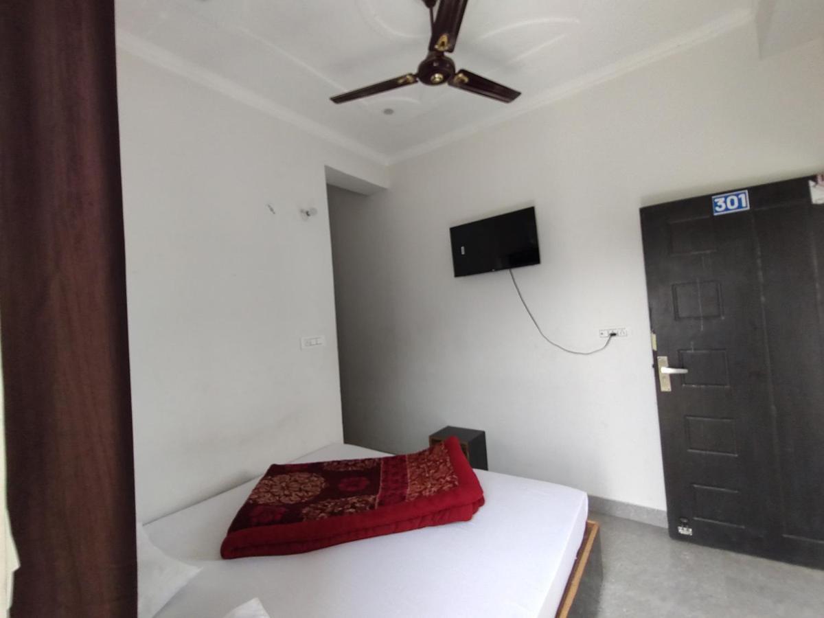 רישיקש Hotel Aman מראה חיצוני תמונה