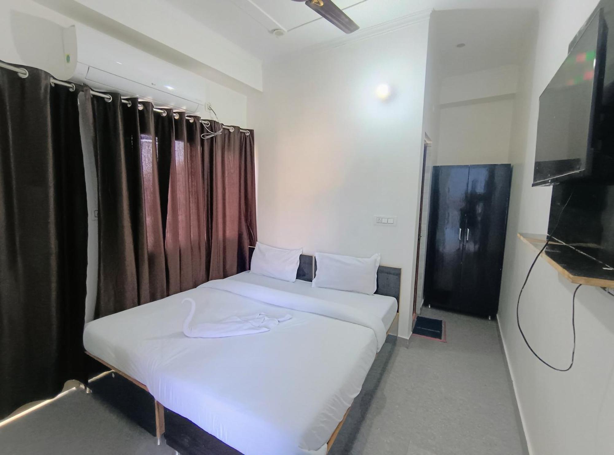 רישיקש Hotel Aman מראה חיצוני תמונה